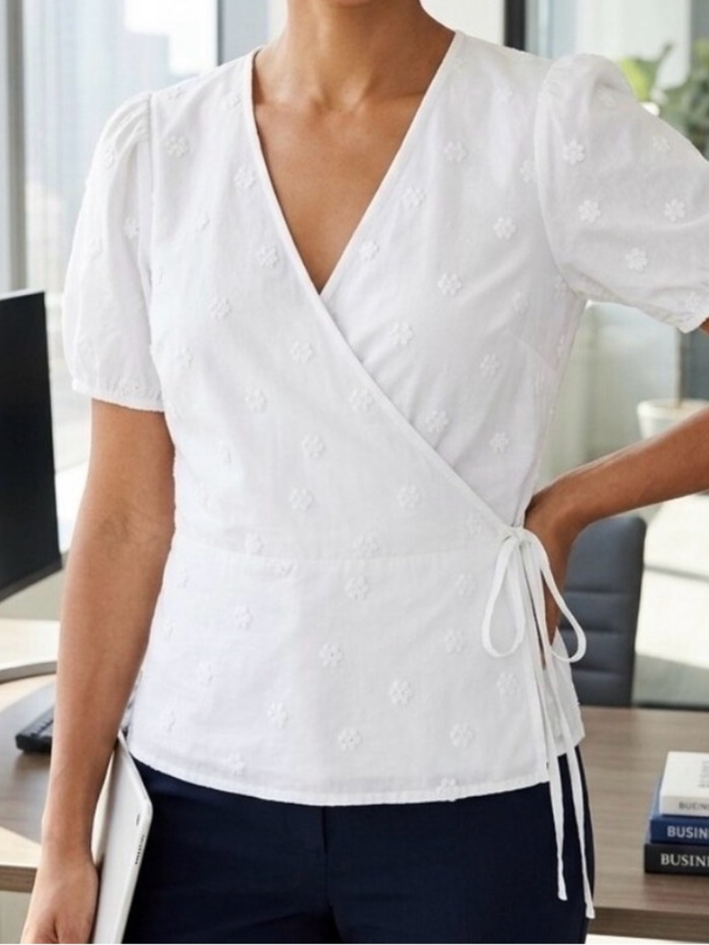 Ann Taylor White Floral Embroidered Wrap Top Daisy size M
